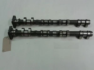 Triumph TT600 Inlet & Exhaust Camshaft Camshafts - Picture 1 of 2