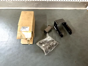 GM OEM NOS 15665302 Leaf Spring Rear Anchor 1995-2005 Chevrolet Blazer - Picture 1 of 3