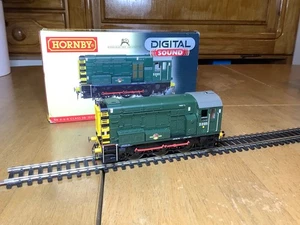 HORNBY  R2903XS BR Green 0-6-0 Class 08 Diesel Shunter with ESU DCC Sound - Picture 1 of 7