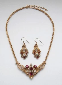BN Vintage 1980's Antique Gold, Clear & Red Crystal 'Daphne' Necklace & Earrings - Picture 1 of 7