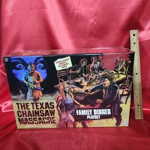 The Texas Chainsaw Massacre (1974) - Dinner Scene Playset - Picture 1 of 5