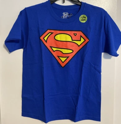 Camiseta DC Comics Azul Logo Superman Talla M Brilla en la Oscuridad Mangas Cortas Nueva con Etiquetas Foto 1 de 4