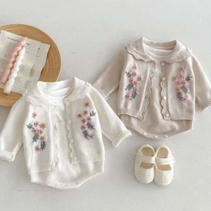 Baby Mädchen Straps Strampler & Blumen Cardigan Set, Neugeborene Winter Outfit, 0-12M - Bild 1 von 11