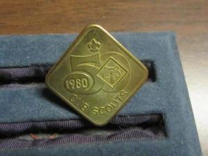 Cub Scouting 1980 50 aniversario extensión de metal SY - Imagen 1 de 1