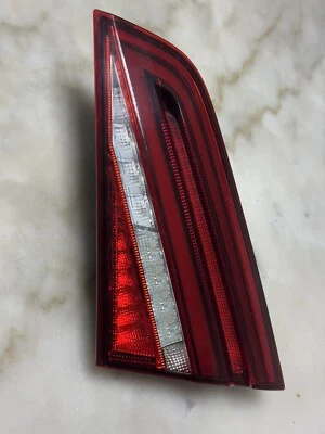 AUDI A3 E-TRON 2016-2018 (8VF) PASAJERO DERECHO LUZ TRASERA INTERIOR 8V4945094E Foto 1 de 4