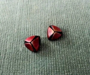Matched Vintage Pair of Dark Red Iridescent Triangle Celluloid Buttons 1.1cm - Picture 1 of 5