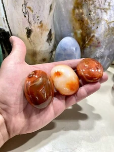 Carnelian Palm Stone Healing Crystals Yoga Reiki Meditation Rock 2x1,5" ZENDA - Picture 1 of 7