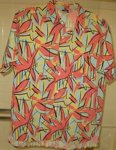 Vintage 1980's era Gotcha short sleeve button down cotton shirt men's size large