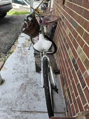 Bicicleta VIRIBUS para mujer 24/26 pulgadas bicicleta de playa y ciudad crucero con 7 velocidades como nueva Foto 1 de 3
