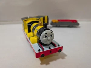Raro motor de estaño Thomas & Friends TOMY Plarail Trackmaster Busy Bee James - Imagen 1 de 11