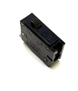 Disyuntor Westinghouse BA150 1 polo 50 amperios 120/240 vacío - Imagen 1 de 5