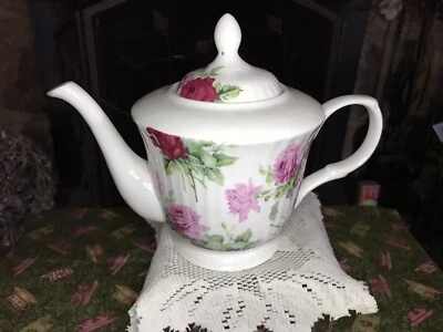 GRACIE BONE CHINA PINK GRACE'S ROSE TEAPOT WITH LID With Matching Teacup - Image 1 of 4