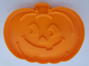 7er Set Vintage 1975 Punze Ausstechformen Halloween Herbst Herbst Fledermaus ca. 1982 - Bild 1 von 11