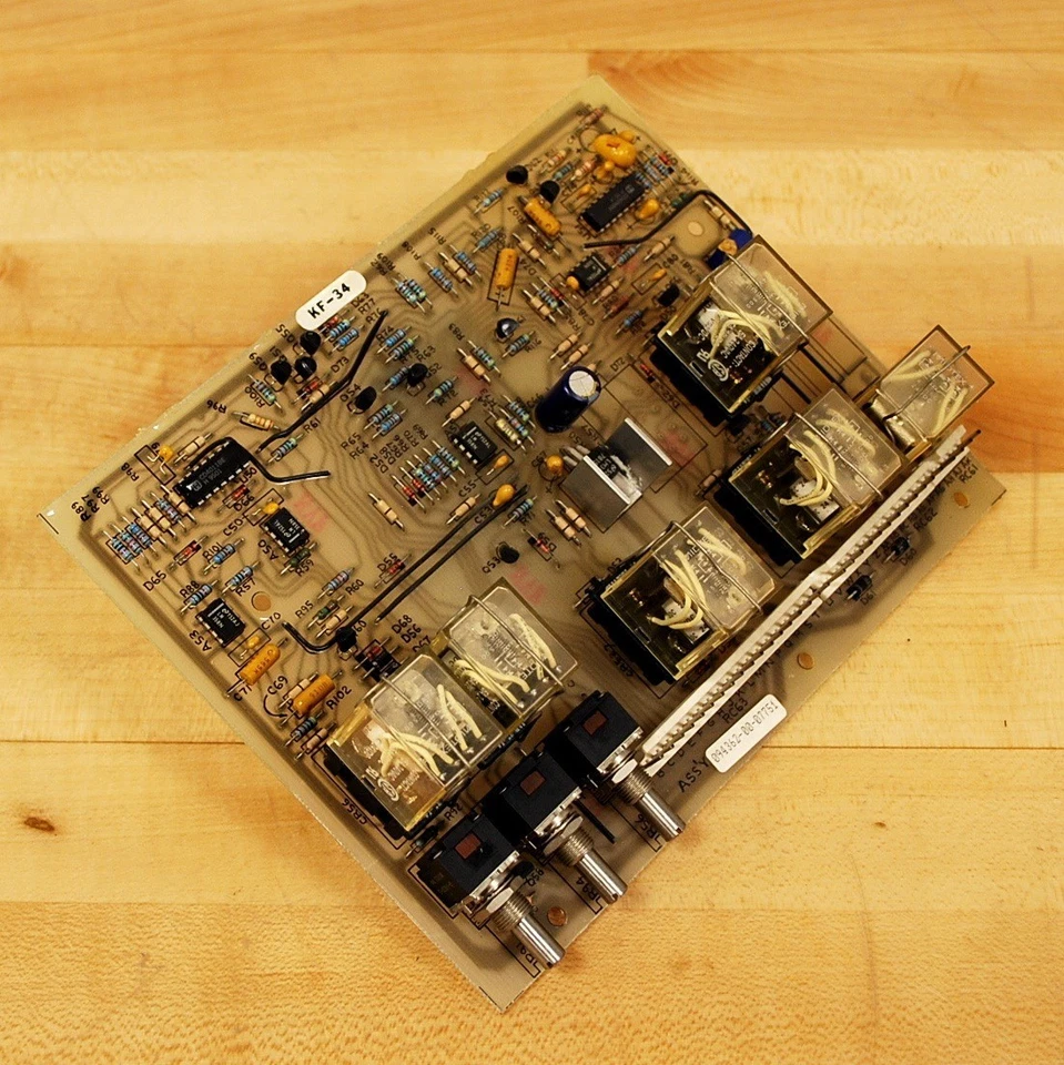 Conjunto de placa de circuito PC con interfaz de soldador Miller Electric 094362-00-07751 Foto 1 de 4