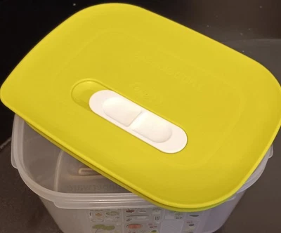 Tupperware KlimaOase 1,8 L hoch – Obst- und Gemüse Frischebox – gelber Deckel - Bild 1 von 4