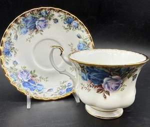 1987 Royal Albert Moonlight Rose Fuß Teetasse & Untertasse Set Floral Blau England - Bild 1 von 8