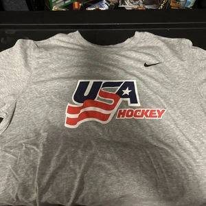 Team USA Hockey Nike Tee Herren Gr. L Vintage Logo Dri Fit grau sehr guter Zustand - Bild 1 von 4