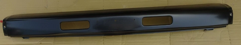 Parachoques delantero negro para Ford Courier Mazda B1600 B2000 Pick up modelo UTE 1986-94  Foto 1 de 3