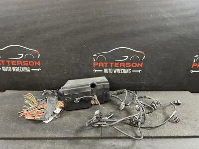 2008 VOLVO S40 ENGINE MOTOR UNDER HOOD FUSE RELAY BOX - Image 1 of 4