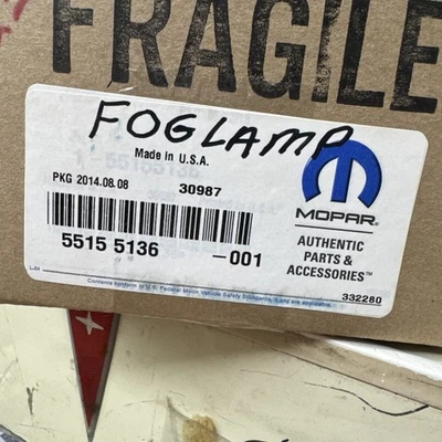 Faro antiniebla derecho Mopar 5515 5136 1999-2003 Jeep Grand Cherokee nuevo de stock Foto 1 de 4