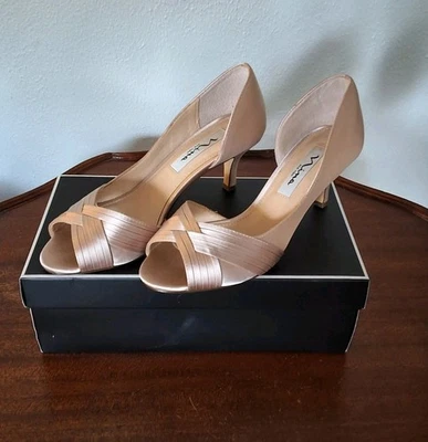 Zapatos de salón para mujer Nina New York satinado champán talla 7,5 M nuevos con caja Foto 1 de 4
