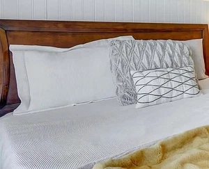 Portugal Collection Full/Queen Coverlet mit 2 Kissenbezügen weiß - Streifendesign - Bild 1 von 4