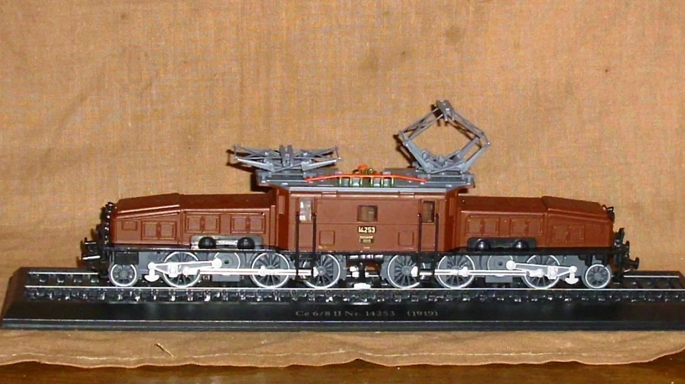 Atlas-E-Lok-Standmodell-1:87-CE6/8 14253  (1919)-lim. Edition-22cm-ovp-Note 1-2 - Bild 1 von 4