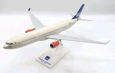 Skymarks Models SAS Airbus A330-300 escala 1/200 1:200 Foto 1 de 4
