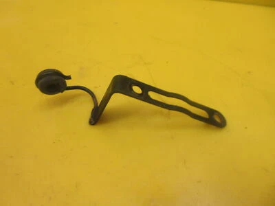 OEM 2006 KAWASAKI VULCAN 900 VN900 LÍNEA DE FRENO DELANTERO MANGUERA SOPORTE ABRAZADERA Foto 1 de 4