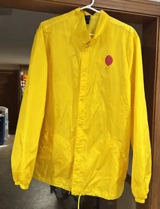 Stephen King “IT” Chapter 2 Yellow Rain Jacket Coat XL 100% Nylon - Picture 1 of 5