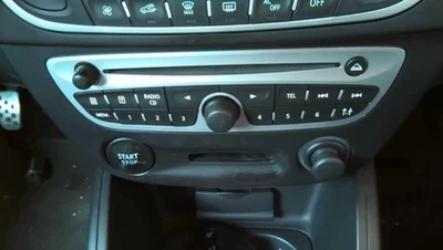 Autorradio original RENAULT MEGANE 3 PHASE 1 COUPE 281158115R - Imagen 1 de 4