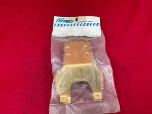VINTAGE TRAXXAS 1823 GOLD ALUMINUM FRONT + REAR SKID PLATES Sledgehammer rare - Picture 1 of 2