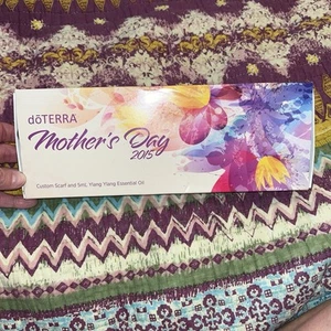 Dotterra Mothers Day 2015 Custom Scarf - Does Not Include Essential Oil - Picture 1 of 4