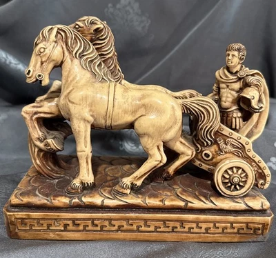 Uma Carruagem GIANNETTI Itália Gladiador Romano CAVALOS Chave Grega ESCULTURA EM RESINA Perfeito! - Imagem 1 de 4