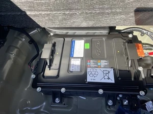 2025 KIA STONIC LI-ION HYBRID BATTERY 375-MO-H8100 ONLY DONE 59 MILES - Picture 1 of 5