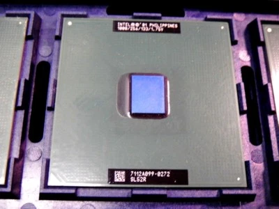 Intel SL52R Pentium III Processor 1000MHZ x 256KB x 133MHZ x 1.75V CPU 370 Pin - Image 1 of 4