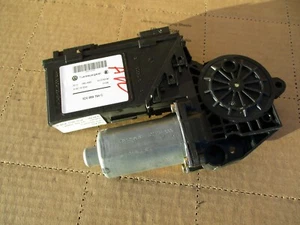 04 VOLKSWAGEN TOUAREG 3.2 REAR RIGHT DOOR WINDOW GLASS REGULATOR MOTOR 7L0959794 - Picture 1 of 5