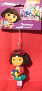 ADORNO DE NAVIDAD DORA EXPLORER DE NICKELODEON NUEVO 3 INC - Imagen 1 de 3