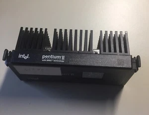 Processore Intel Pentium II vintage 94/96 con tecnologia MMX 98360602-0031 - Foto 1 di 10
