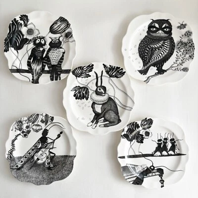 5 BALDUCCI Plato de Mascarada Salvaje Búho Conejo Cricket Canapé Anthropologie 7” Usado en Excelente Condición Foto 1 de 4
