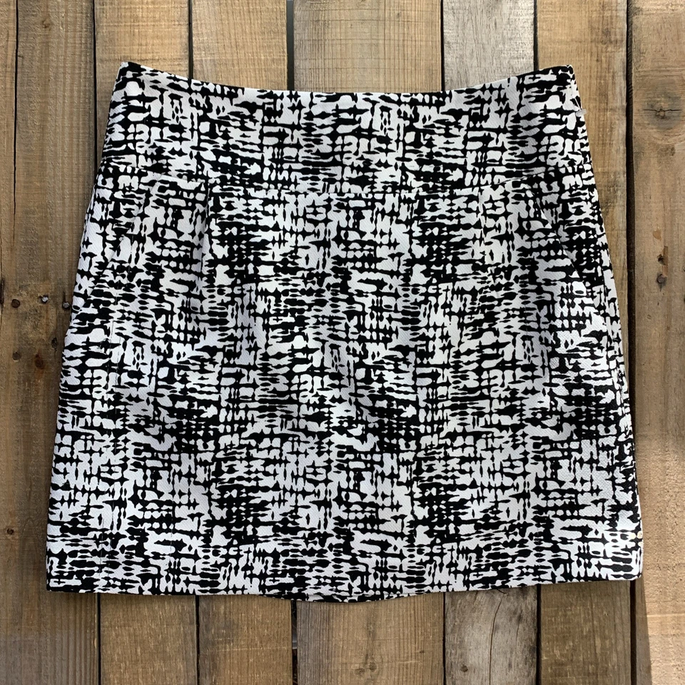 Falda Kenneth Cole Reaction negra blanca para mujer talla 6 forrada con cremallera Foto 1 de 4