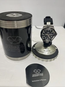 NEU! Reactor Spectrum 61801 schwarzes Zifferblatt Unisexuhr Taucher 200M mit Box, Batterie! - Bild 1 von 16
