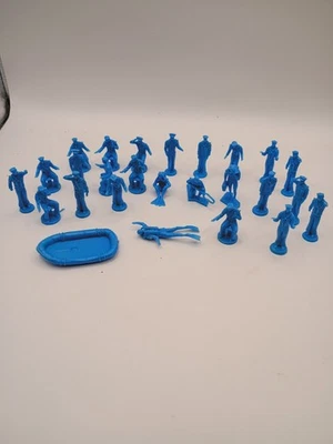 Lot Of 25 Remco Barracuda Sub Original Figures, Sailors, Scuba And Life Boat - Image 1 of 4