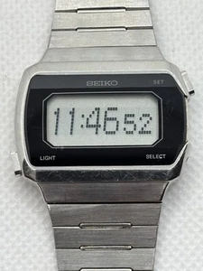 Seiko D031-4020 Vintage Digital Watch with Stainless Bracelet, Works! - Picture 1 of 23