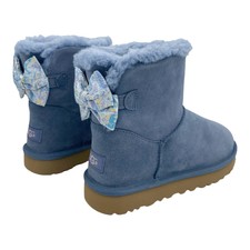 uggs light blue