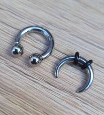2 Steel Septum Stretching Rings Set – Horseshoe & Pincher – Silver 0g to 14g - Image 1 of 4