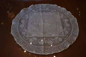 VINTAGE ROUND LACE DOILY 19" - Picture 1 of 7