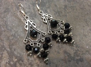 Orecchini lampadario nero boho chic con fondello a leva in argento sterling - Foto 1 di 6