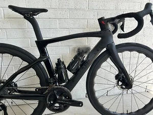 Pinarello Dogma F Disc Dura Ace Di2, Frame 46.5cm, Princeton Peak wheels - Picture 1 of 21