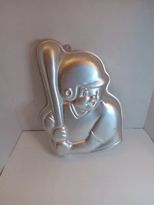 Sartén para pasteles Wilton bateador/jugador de ligas pequeñas/jugador de béisbol (2105-2020) - Imagen 1 de 2